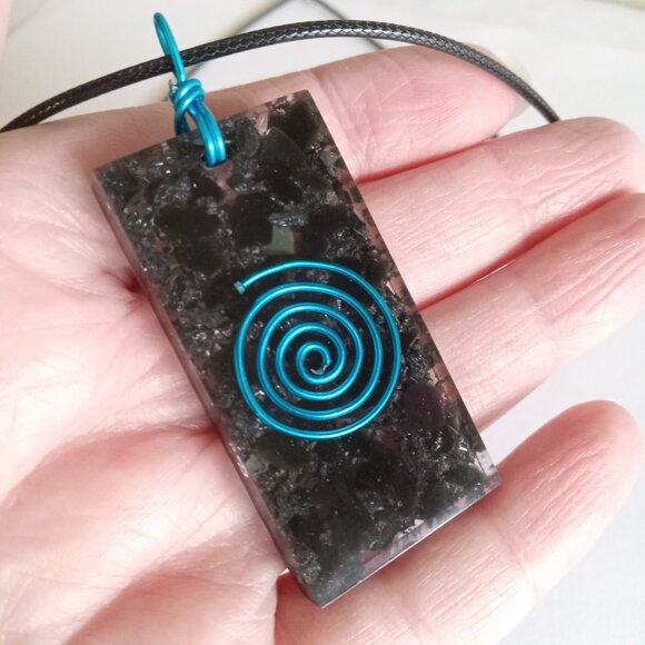 Men's women's black tourmaline hematite iron and copper orgonite necklace unisex - Picture 4 of 6